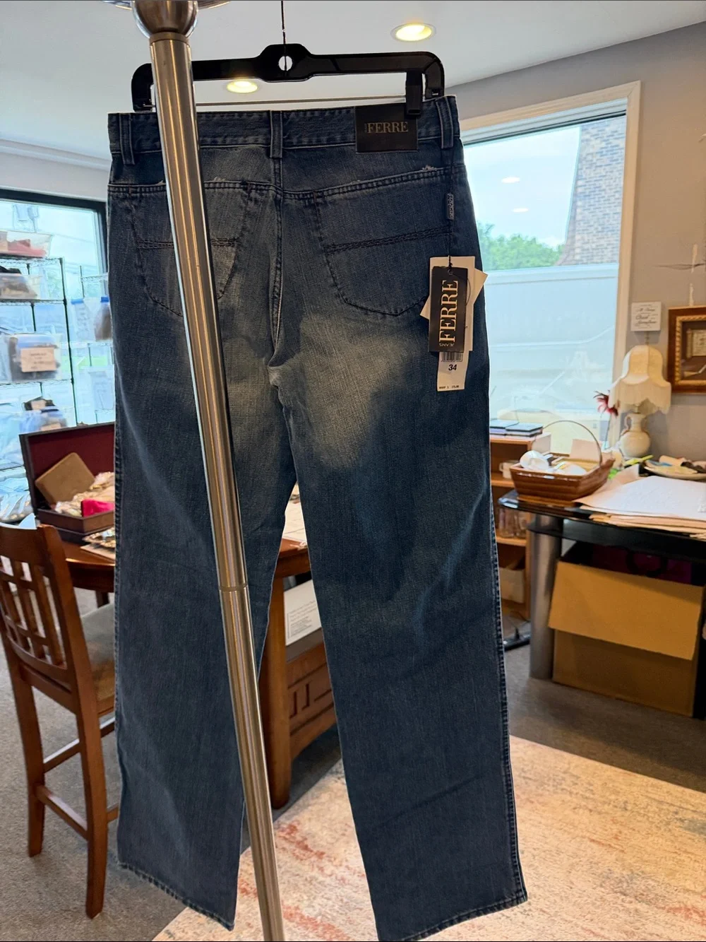 Ferre Relaxed Straight Men’s Jeans in Medium Blue size 34x 34 nwt